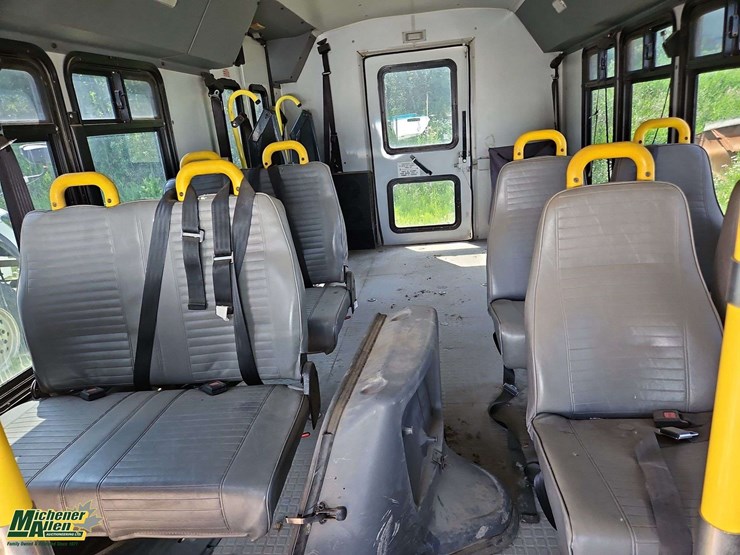 2005-ford-e450-image-28