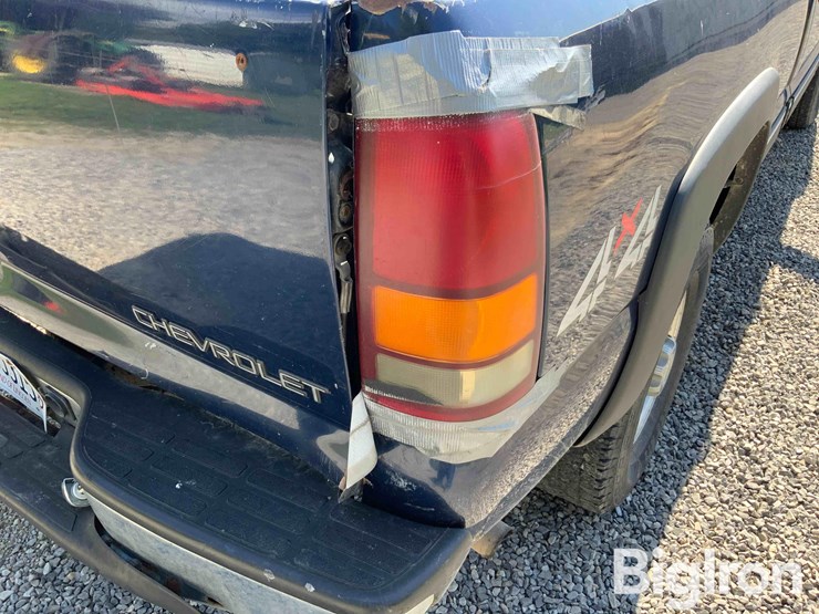 2001-chevrolet-silverado-image-19