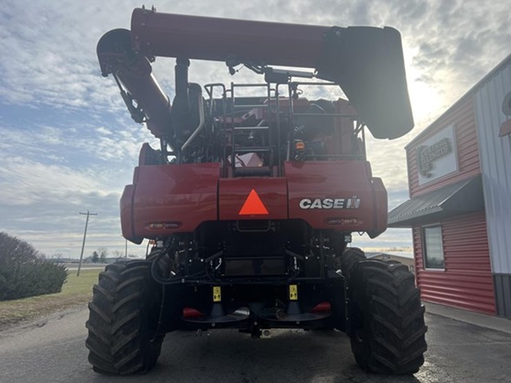 2022-case-ih-8250-image-4