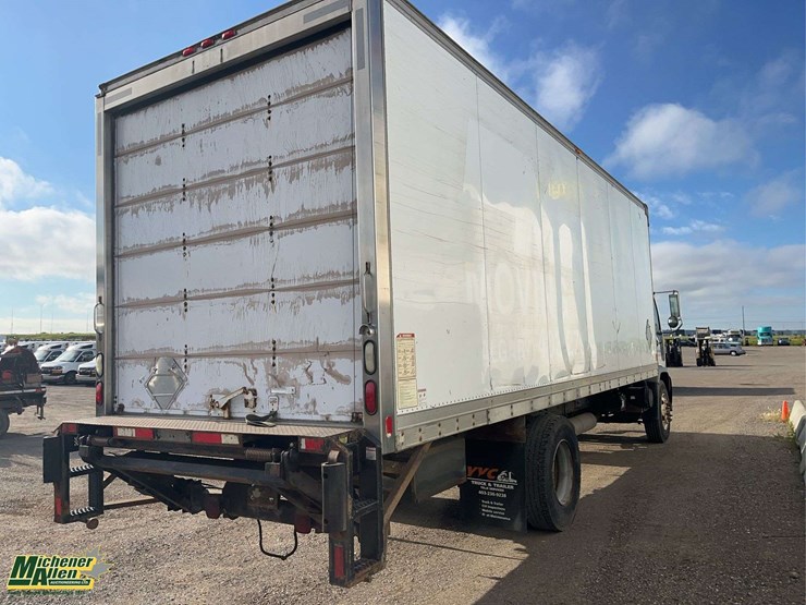 2005-gmc-t7500-image-10