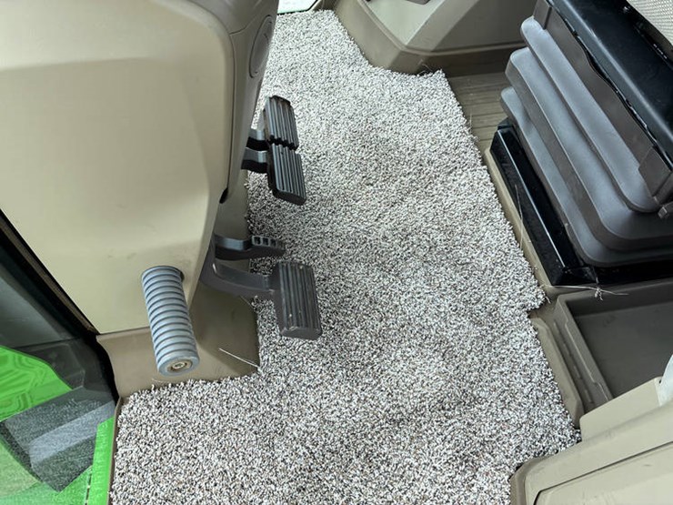 2021-john-deere-8rx-310-image-94