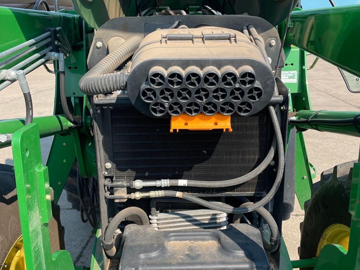 2015-john-deere-6115d-image-51