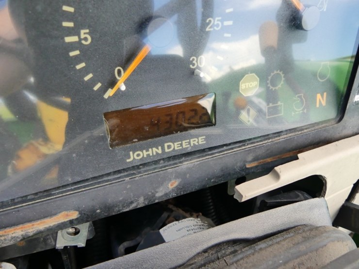 john-deere-6100d-image-12