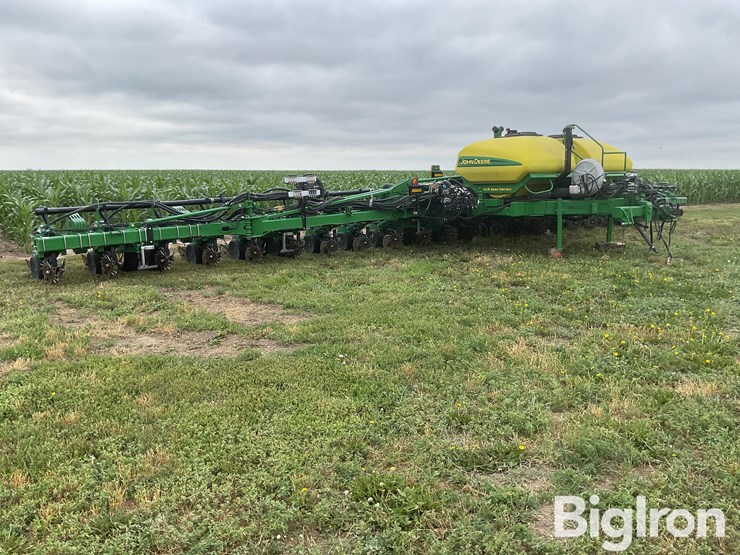 2013-john-deere-dr24-image-3