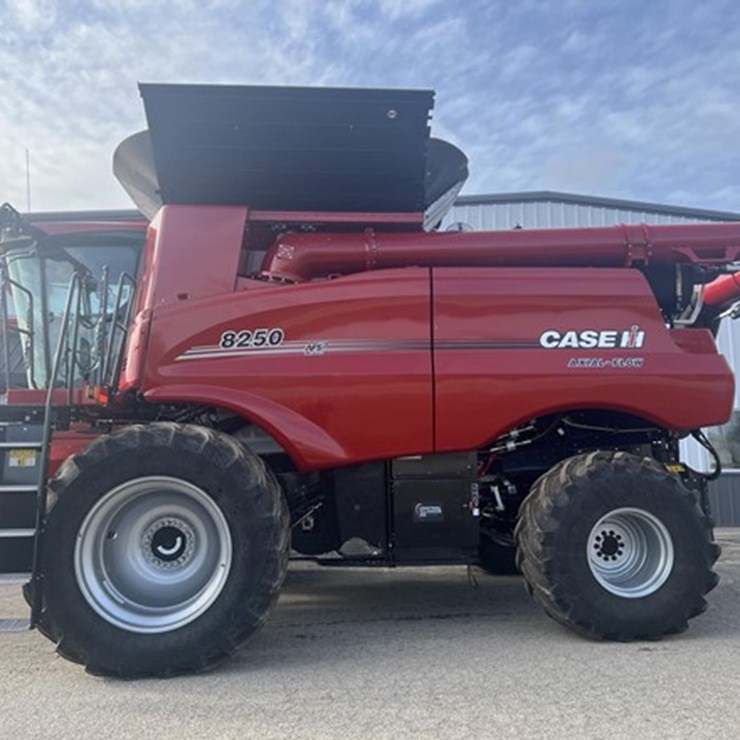 2022 CASE IH 8250