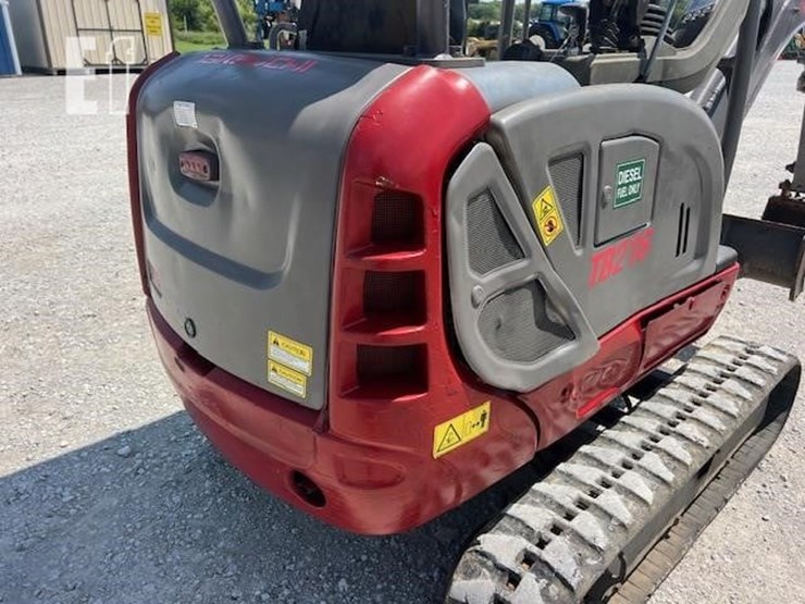 takeuchi-tb216-image-18
