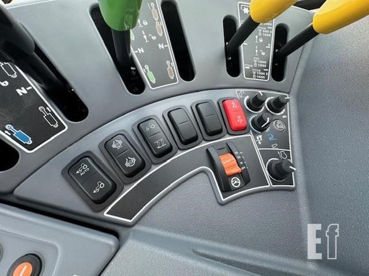 2023-kubota-m7-154-deluxe-image-33