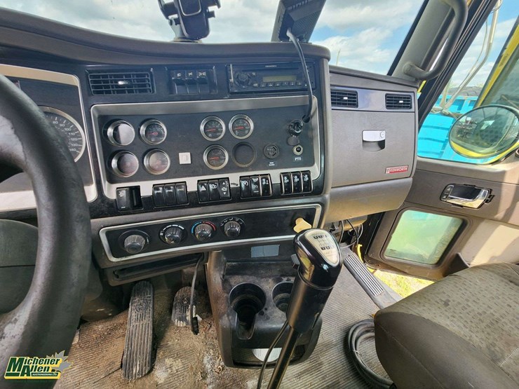 2010-kenworth-t800-image-22
