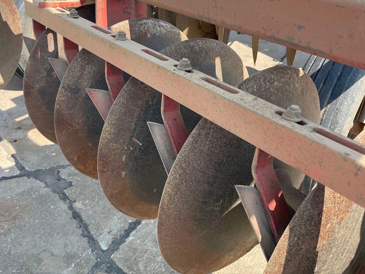 massey-ferguson-820-image-24
