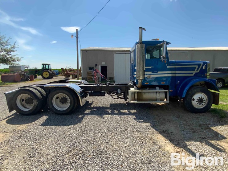 1985-freightliner-flc120-image-4
