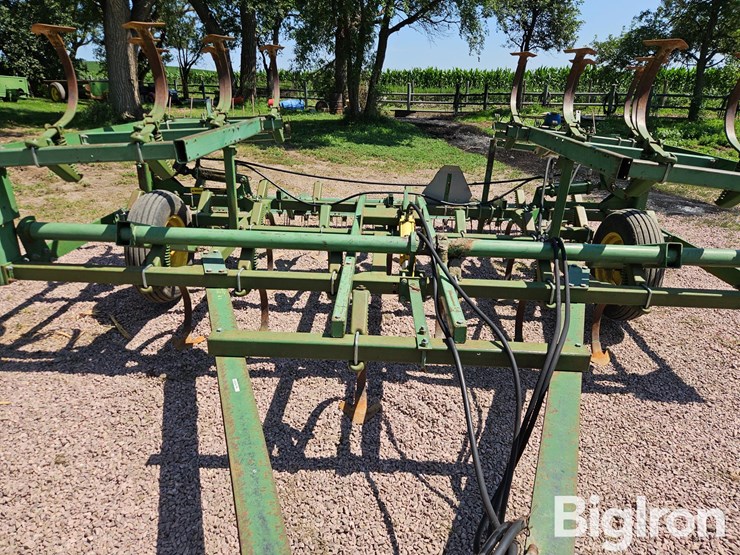 john-deere-1010-image-12