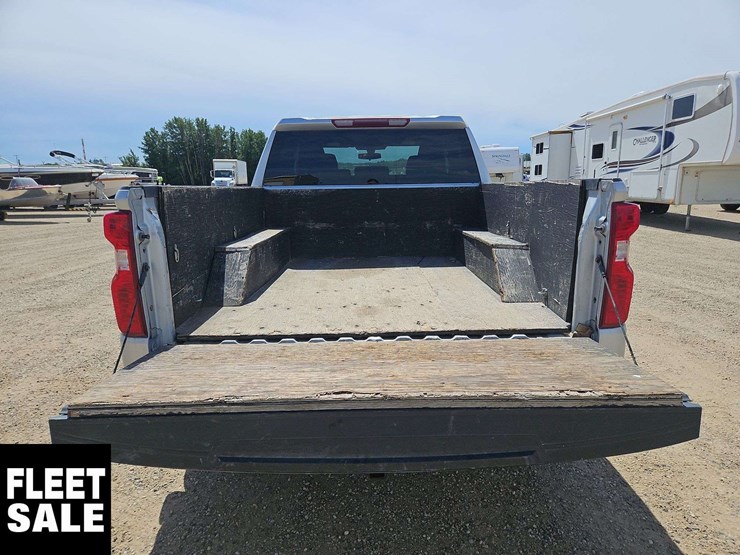 2019-chevrolet-silverado-1500-image-18