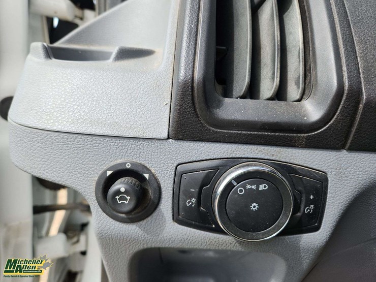 2019-ford-transit-image-19