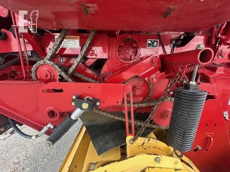 2010-new-holland-br7090-image-11