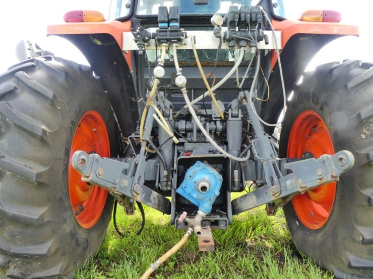 2014-kubota-m8560-image-5