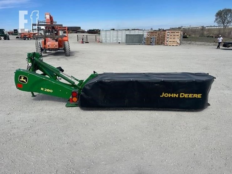 2017-john-deere-r280-image-3