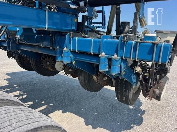 2008-kinze-3800sds-image-53