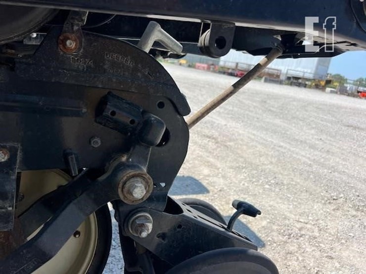 2008-kinze-3800sds-image-25