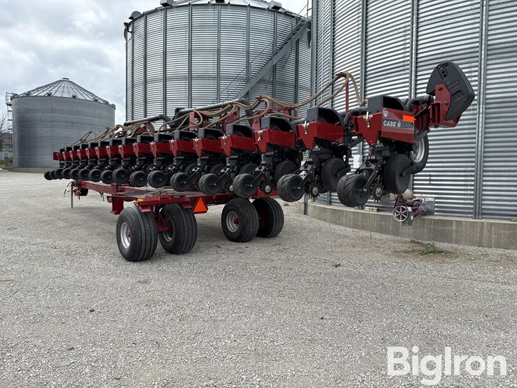 case-ih-1200-image-7