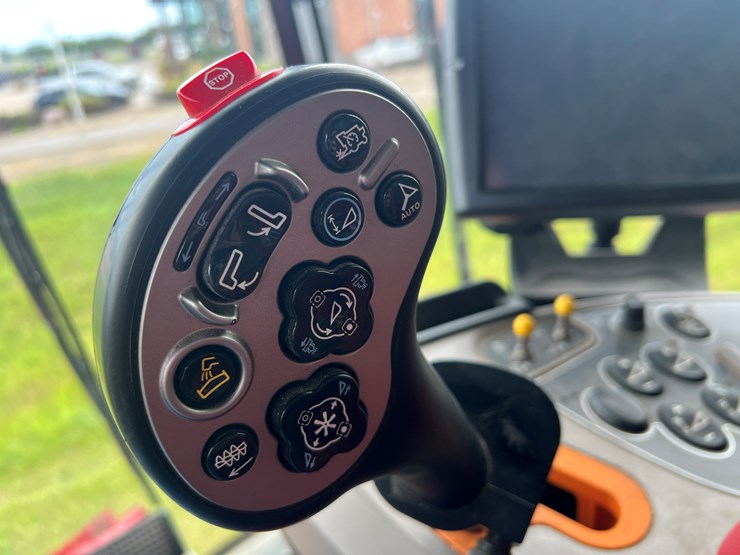 2023-case-ih-8250-image-16