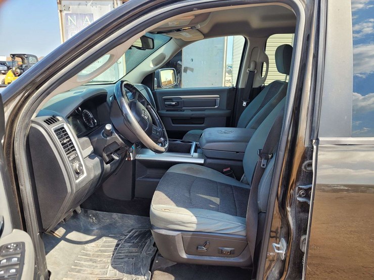 2014-ram-1500-slt-image-8