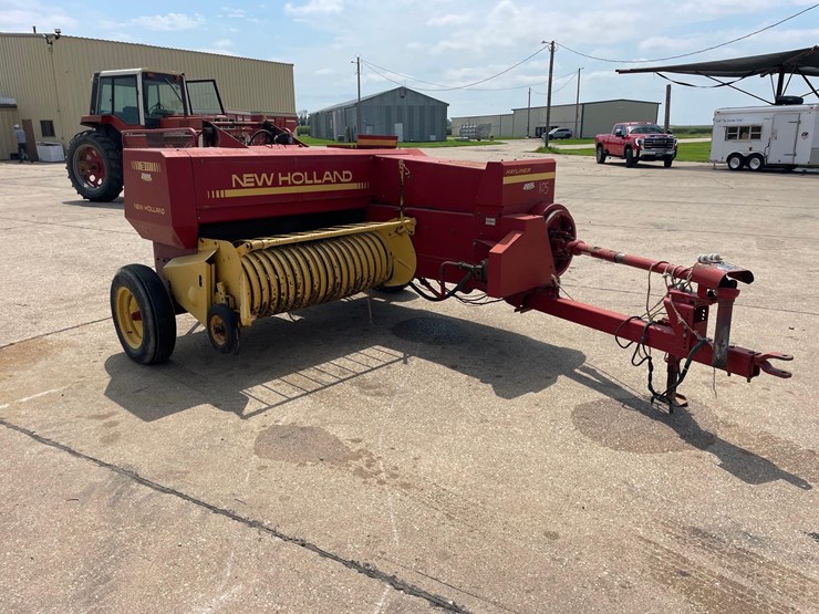 new-holland-311-image-2