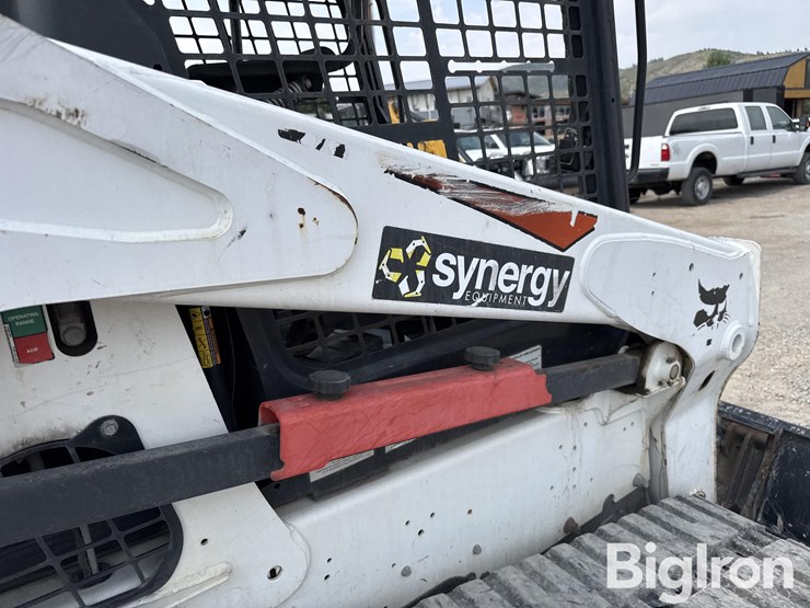 2019-bobcat-t740-image-16