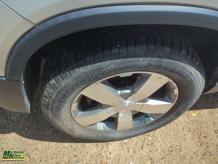 2011-gmc-acadia-image-23