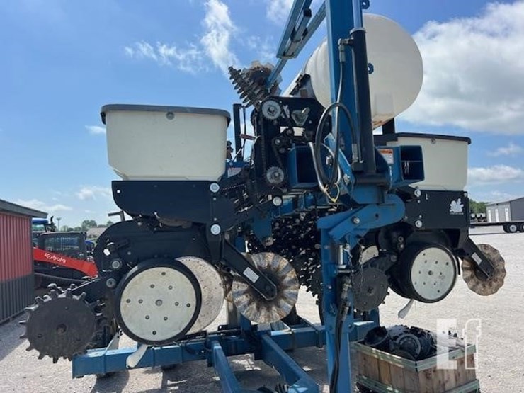 2001-kinze-3500-image-10