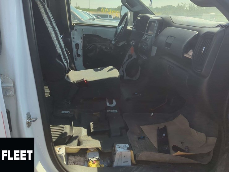 2020-chevrolet-silverado-2500hd-image-14