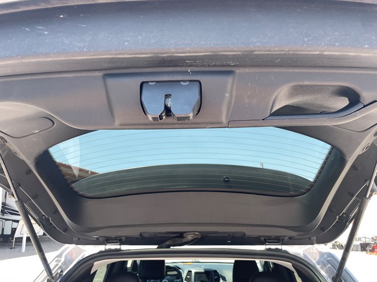 2019-jeep-cherokee-image-57