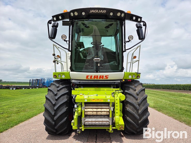 2022-claas-jaguar-970-image-2