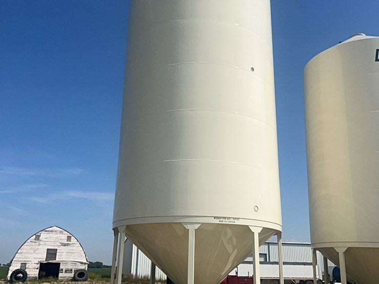 concept-7500-bushel-hopper-bin,-fully-equipped-with-agi-grainguard-10-hp-bin-fan-with-three-phase-electric-motor-image-17