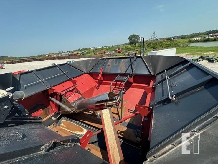 2009-case-ih-8120-image-18