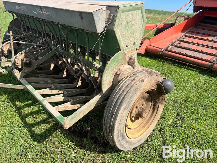 john-deere-8-image-13