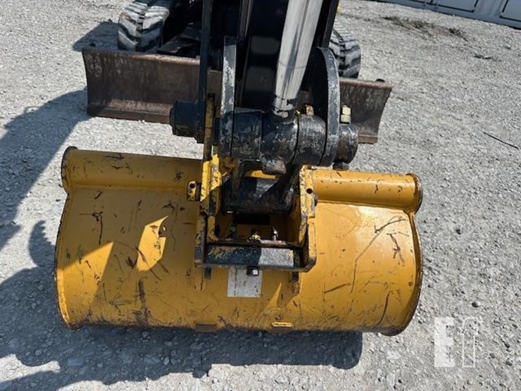 2014-deere-35g-image-14
