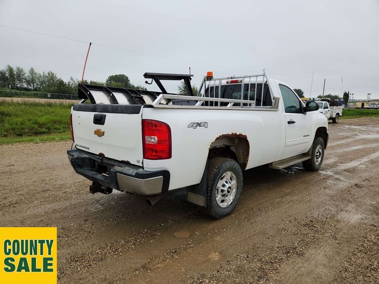 2012-chevrolet-silverado-2500hd-lt-image-4
