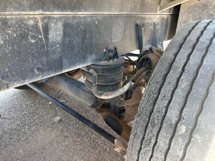 2013-kenworth-t800-image-22