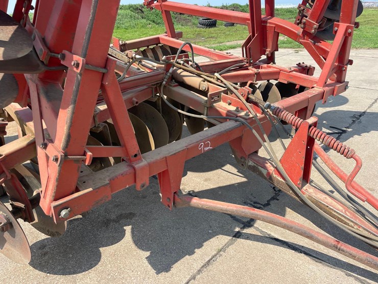 massey-ferguson-820-image-11
