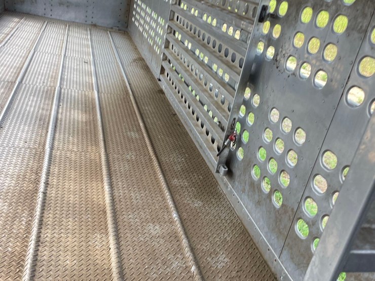 2021-eby-livestock-trailer-image-75