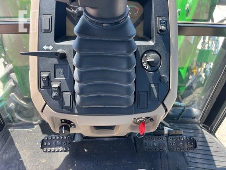 2021-john-deere-5075e-image-46