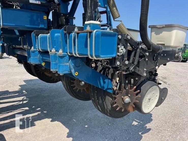 2008-kinze-3800sds-image-52