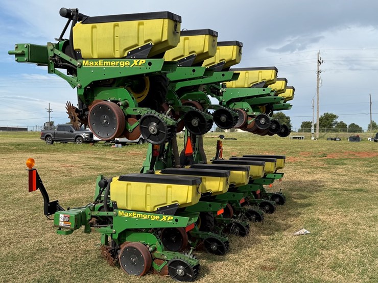 john-deere-1720-image-1