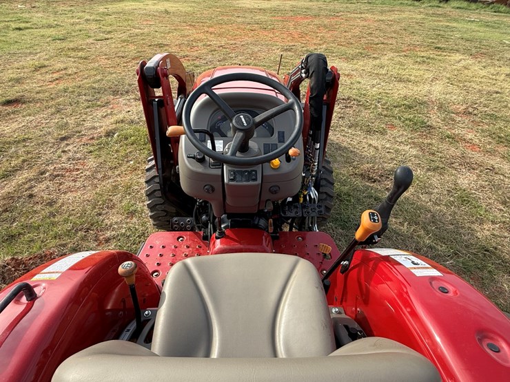 case-ih-farmall-35a-image-16