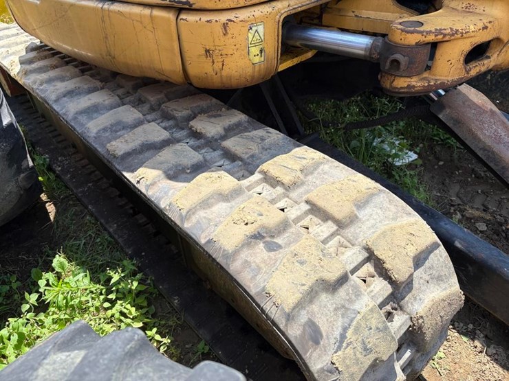 2010-caterpillar-305c-cr-image-11