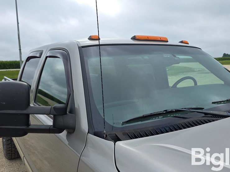 2002-chevrolet-silverado-2500-image-11