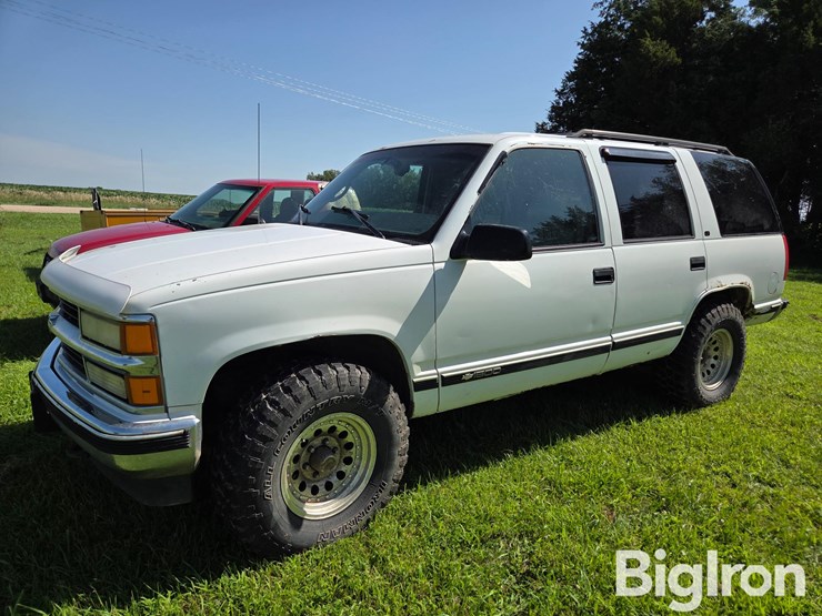 1997-chevrolet-tahoe-image-1