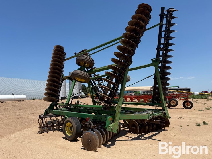 john-deere-235-image-7