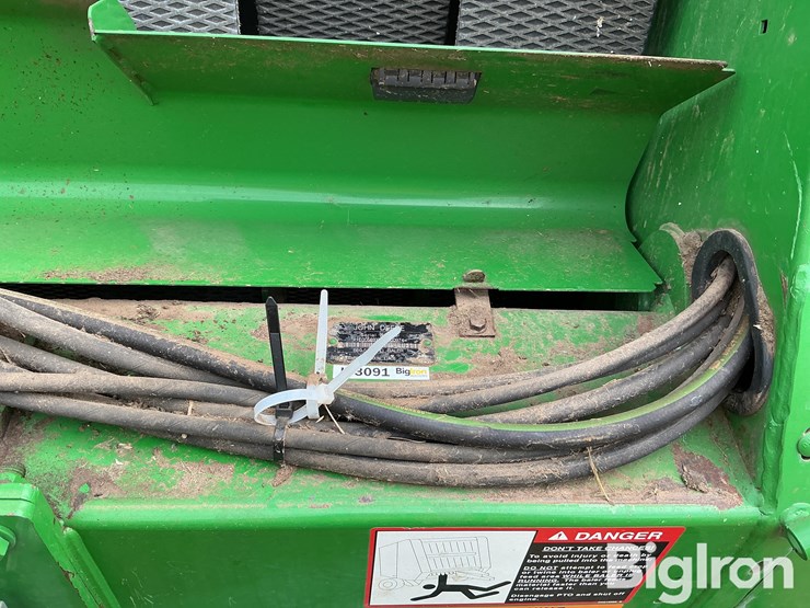 2014-john-deere-569-image-13