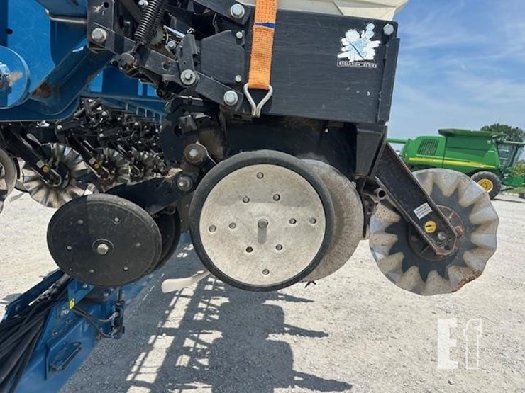 2011-kinze-3660-image-9